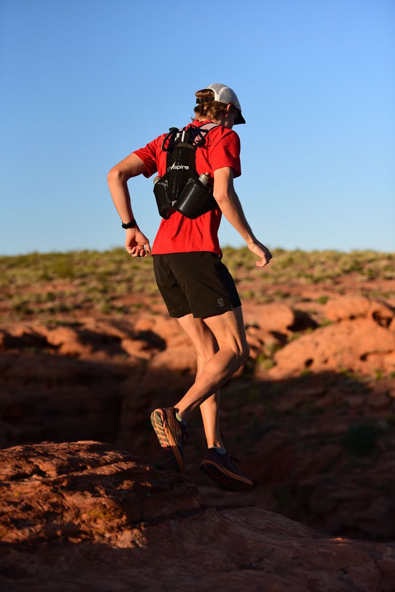 Momentum 2.0 Race Vest + 2x UltraFlask 550 Hybrid Bottles - Image 7